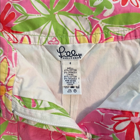 Lilly Pulitzer skort in the "Garden Vista" print. Size 6 - Picture 3 of 7